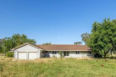 3205 Fifield Road
