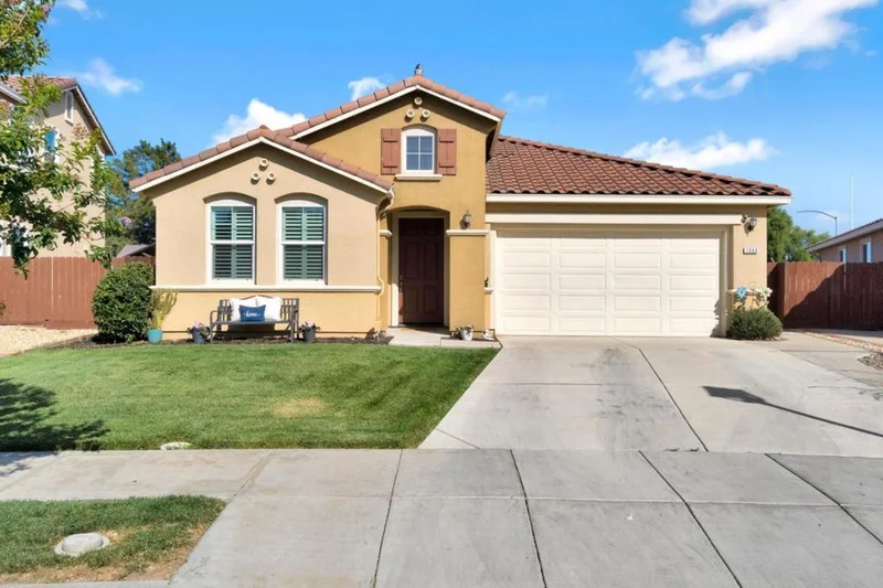 1596 Manzanita Way