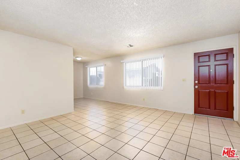 550 E Avenue H14