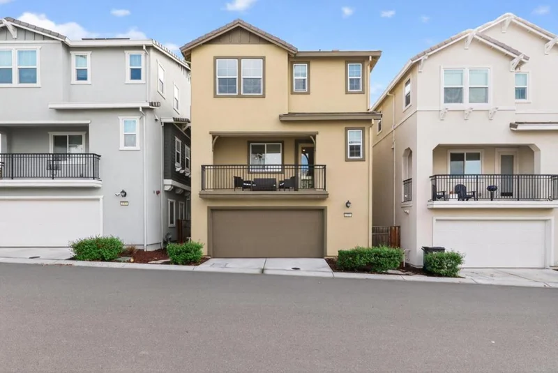 1303 Antonella Place photo 2