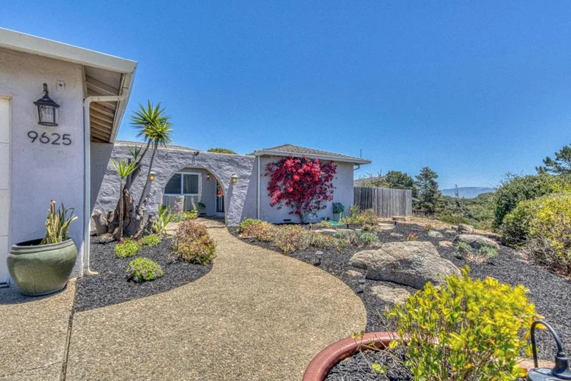9625 Oracle Oak Place, Salinas, CA 93907