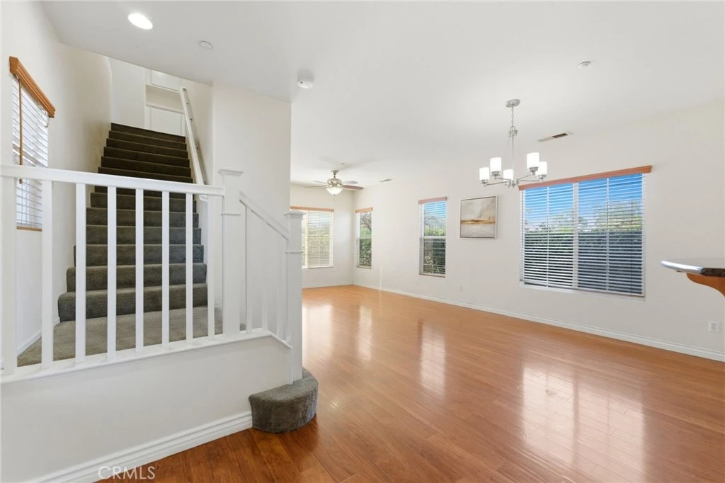 Interior 4