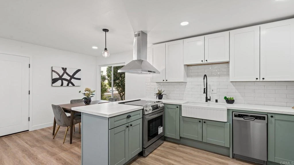 Interior 4