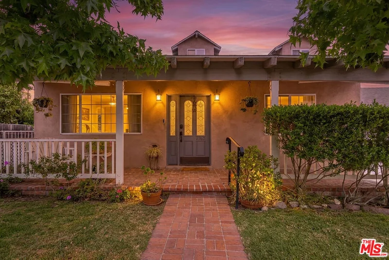 8362 Shirley Avenue, Northridge, CA 91324