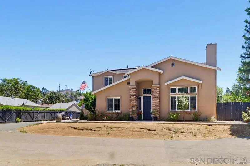 9111 Tropico Dr photo 2