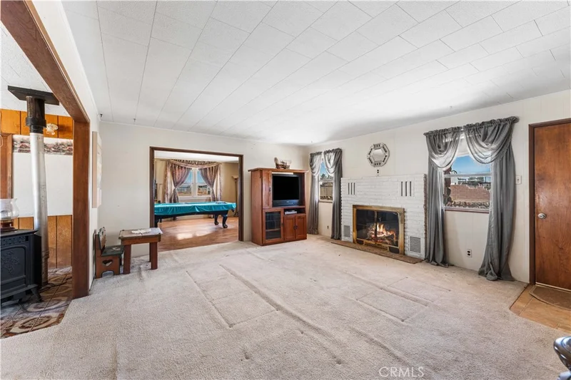 18123 Avenue A photo 2