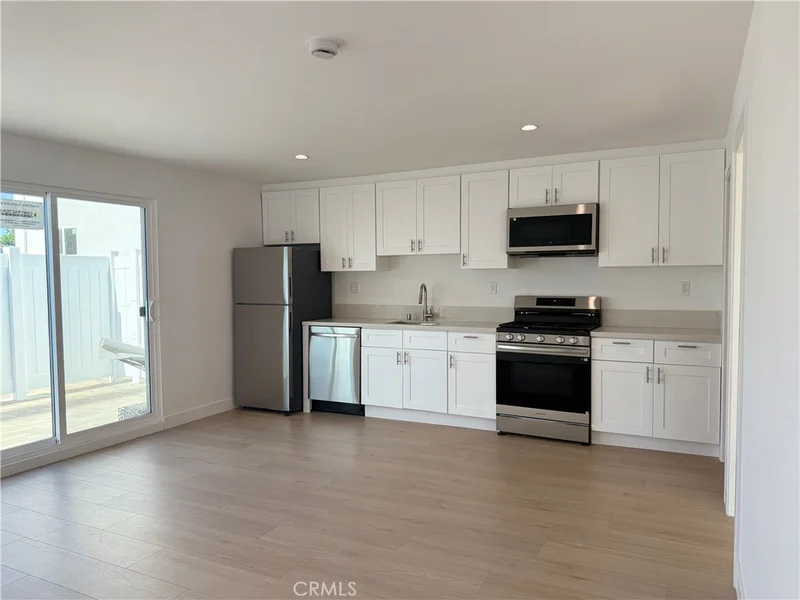 22917 Sherman Way photo 2