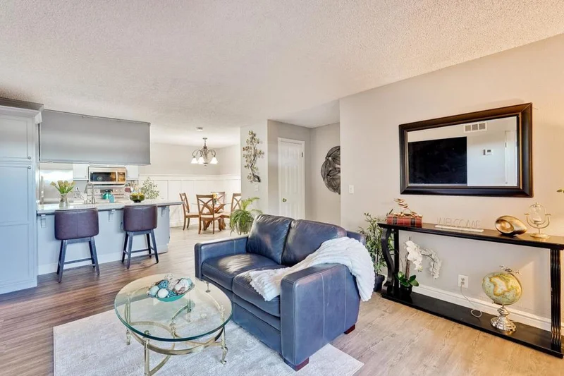259 N Capitol Avenue 163