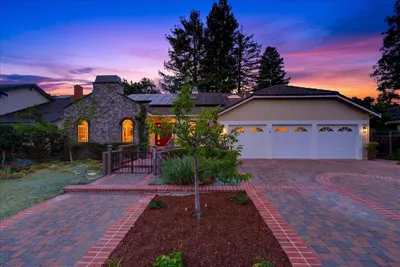292 Apricot Lane