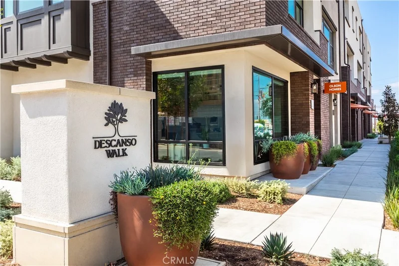 1032 Foothill Boulevard