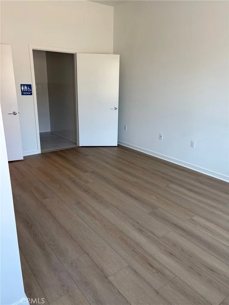 1032 Foothill Boulevard photo 2