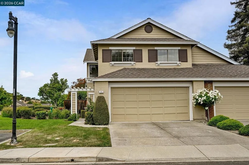 215 Bridgeside Cir, Danville, CA 94506
