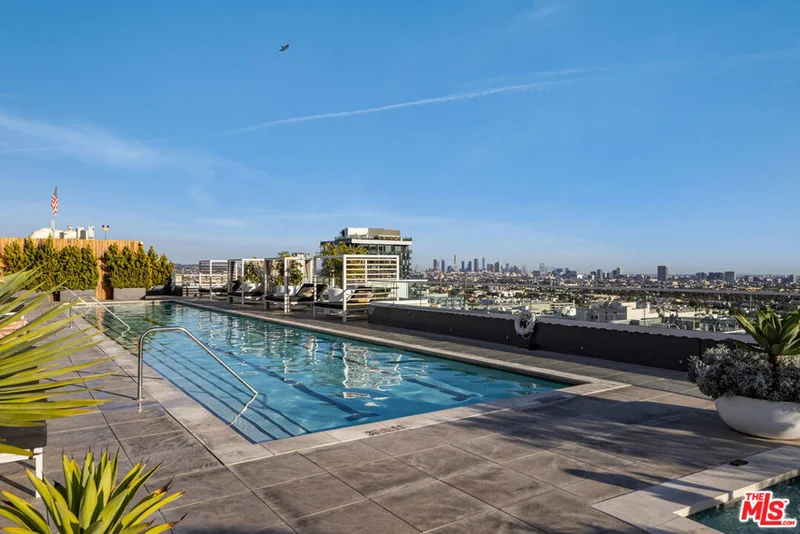 6250 Hollywood Boulevard 12I