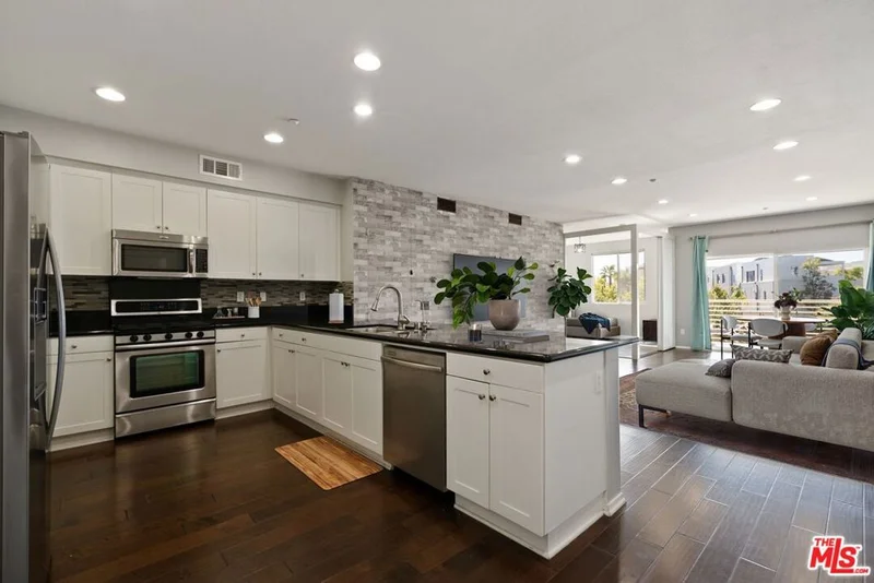 13126 Union Avenue 203
