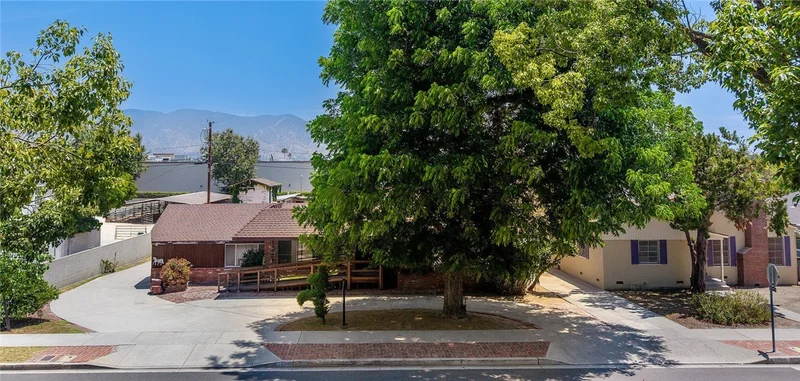 700 S Mariposa Street