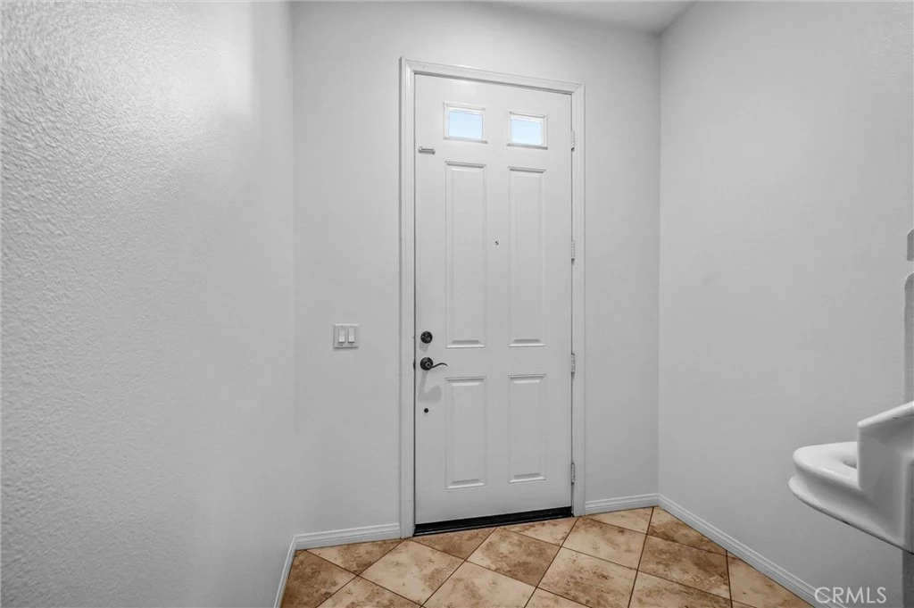 Interior 4