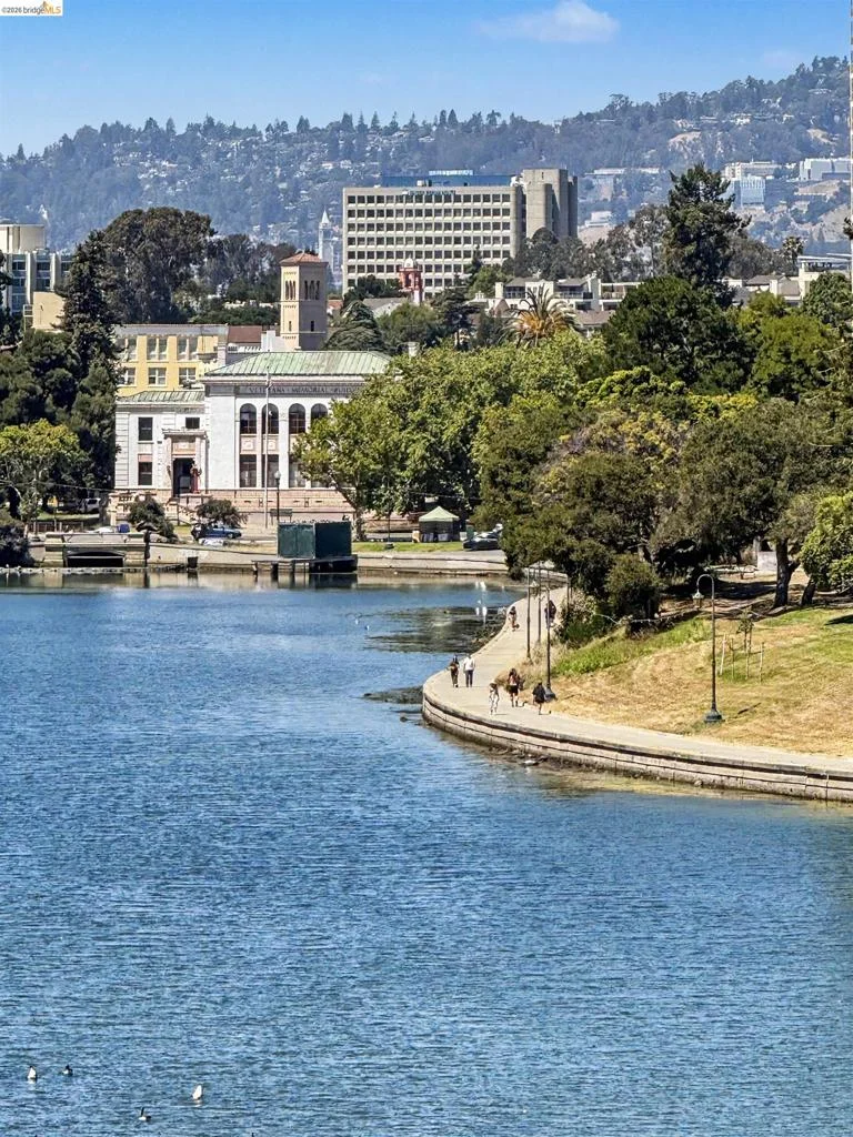1 Lakeside Dr 411, Oakland, CA 94612
