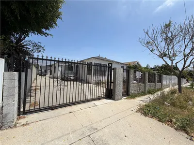 1249 W 90th Place