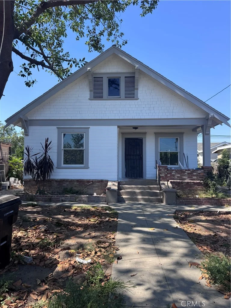 759 W Monterey, Pomona, CA 91768