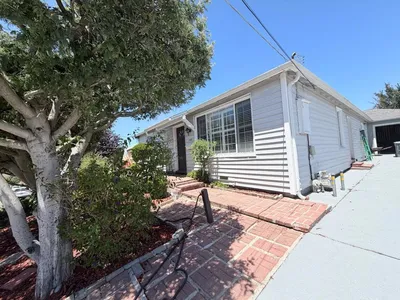 140 De Soto Way photo 2