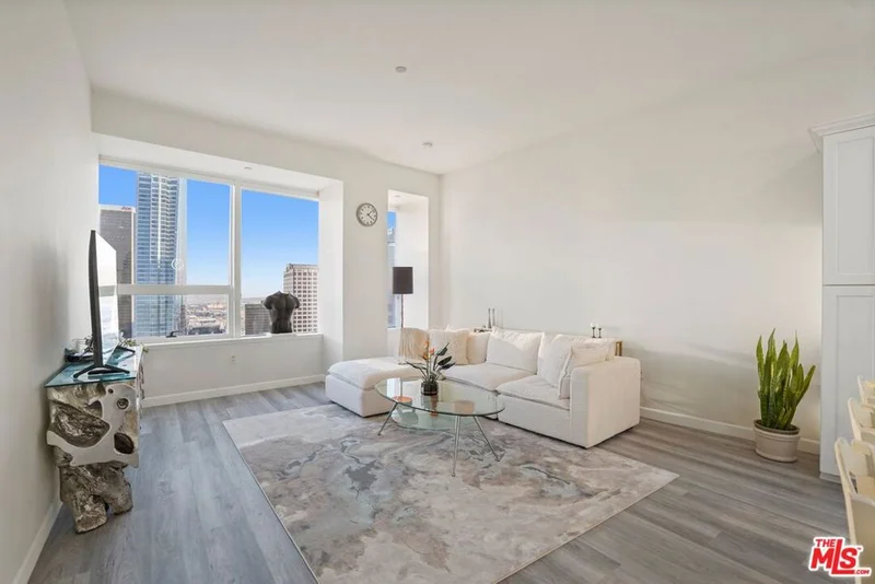 1100 Wilshire Boulevard 3307 photo 2
