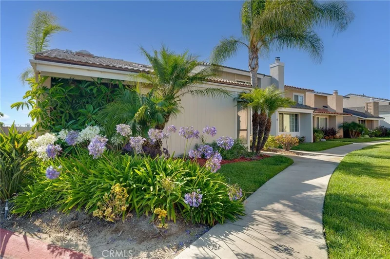 2 Windjammer Court