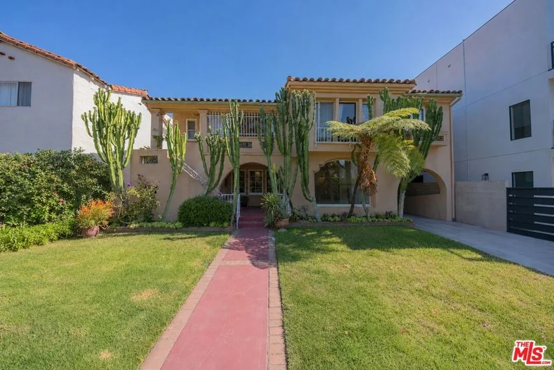 8230 Blackburn Avenue Unit 1