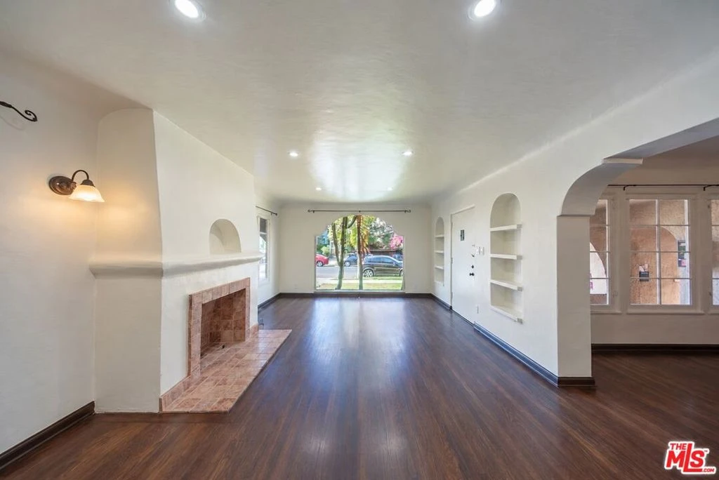 Interior 2