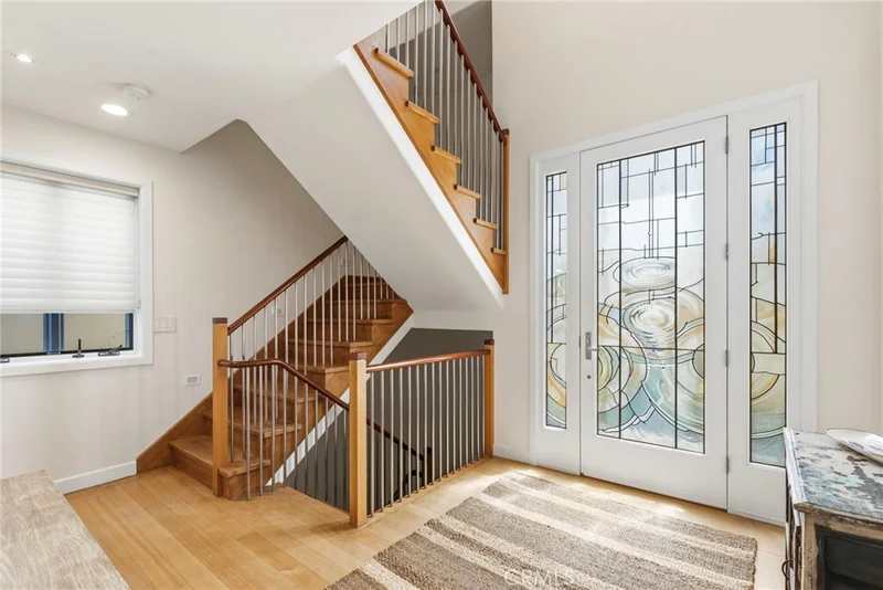 2242 Circle photo 2