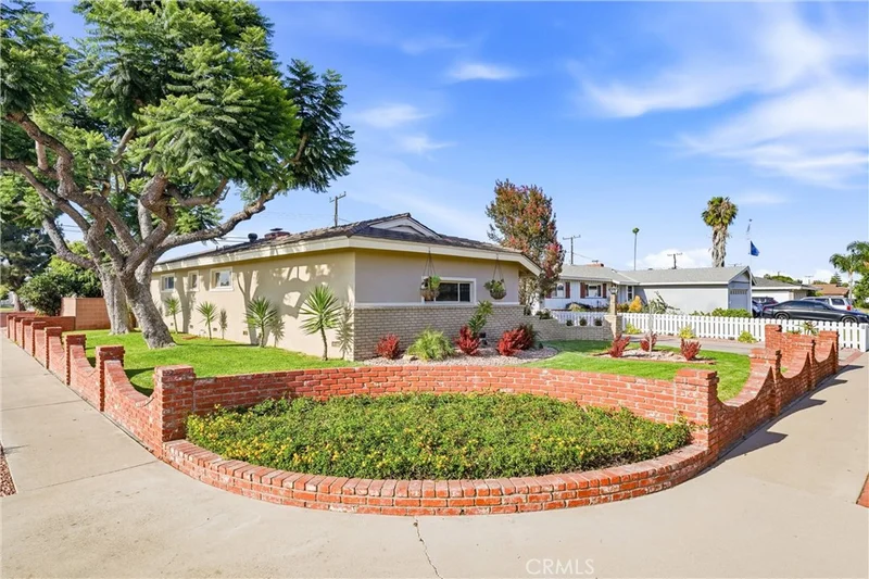 10051 Brookside Dr., Garden Grove, CA 92840