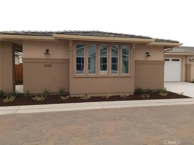 1449 Ronald Way