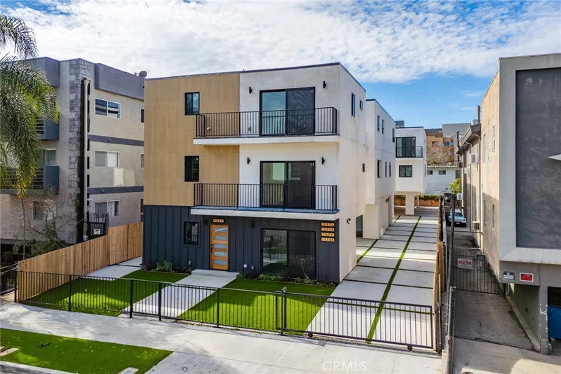 1237 N Orange Drive B, Los Angeles, CA 90038