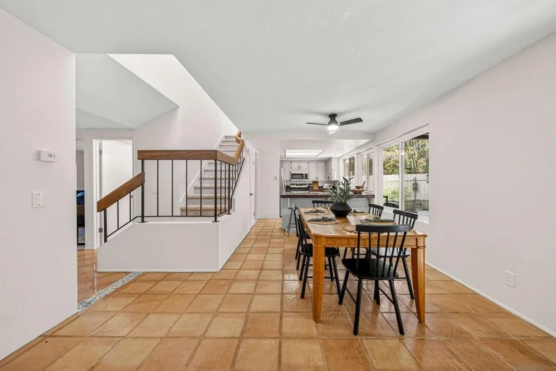 2944 Cottingham St photo 2