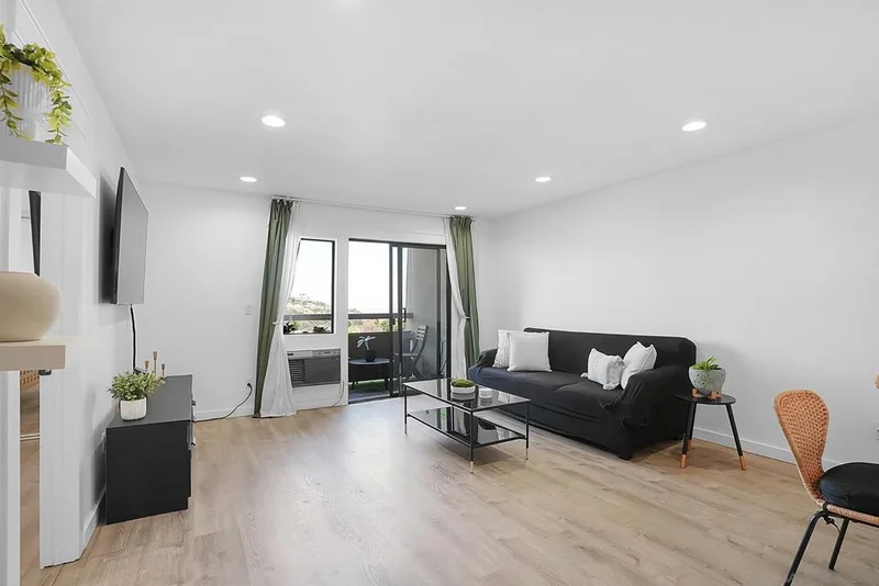 6930 Hyde Park Dr 218, San Diego, CA 92119