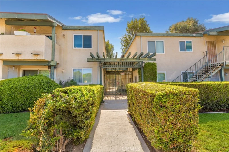10636 Woodley Avenue 34