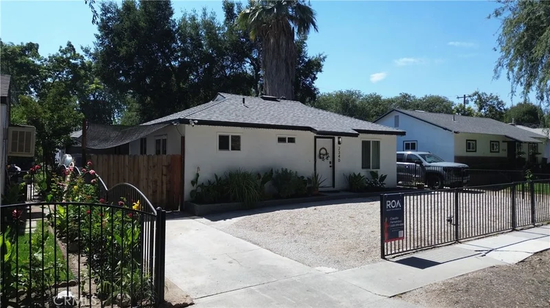 2340 Cedar Street photo 2