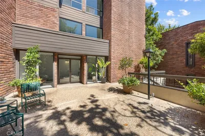 700 S Lake Avenue 109