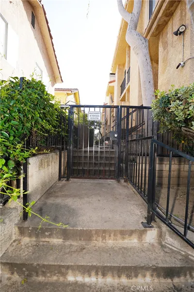 18954 Sherman Way 3 photo 2