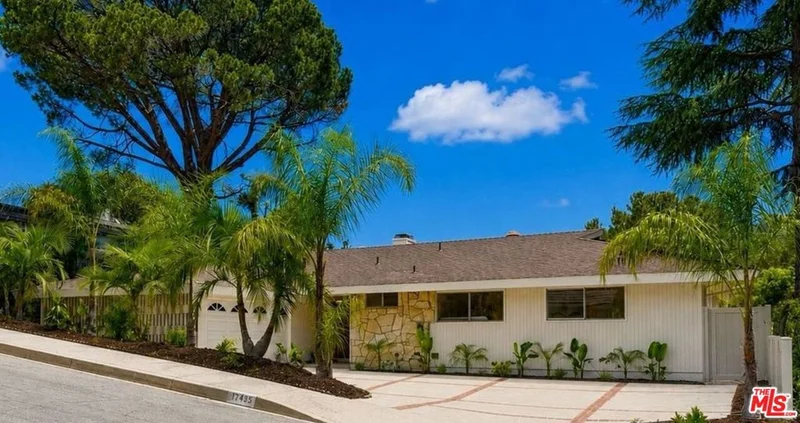11425 Dona Evita Drive, Studio City, CA 91604