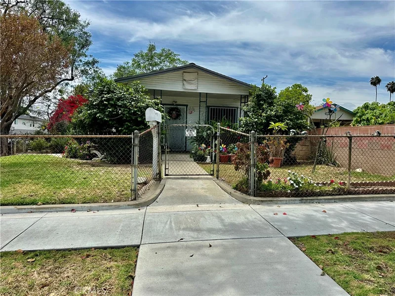 4160 Folsom Street