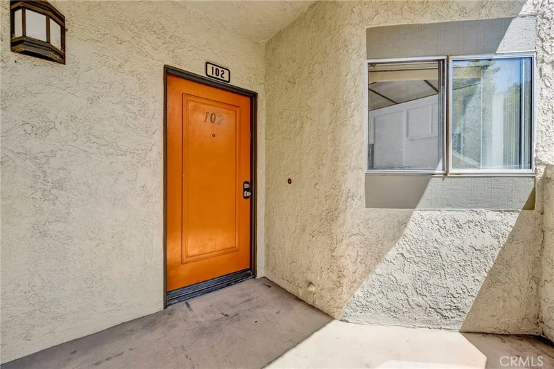 3210 Darby Street 102 photo 2