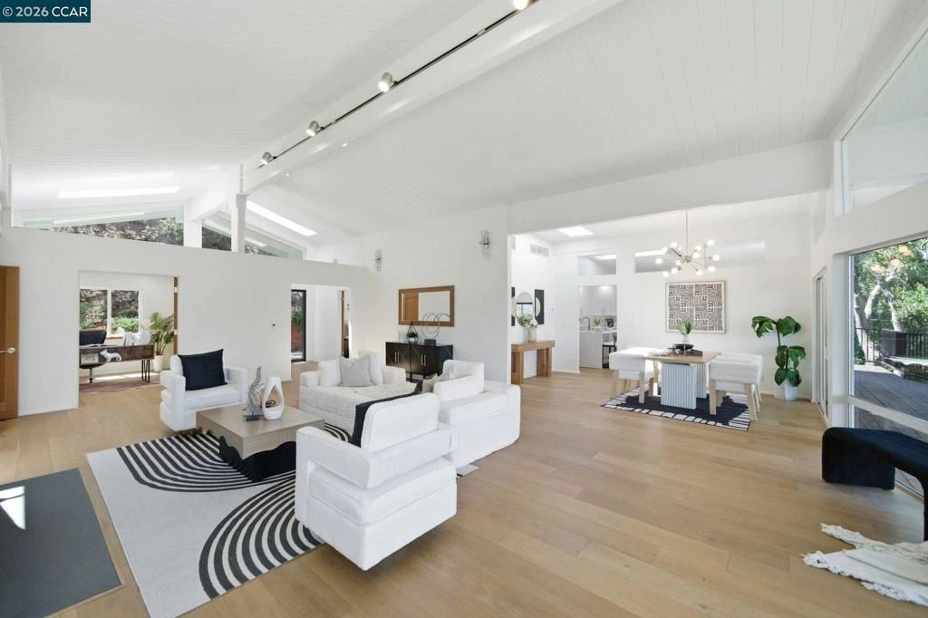 Interior 4