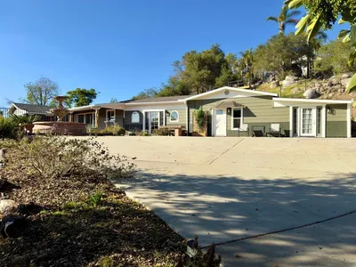 1418 York Dr photo 2