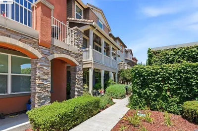4442 Kennett Ter