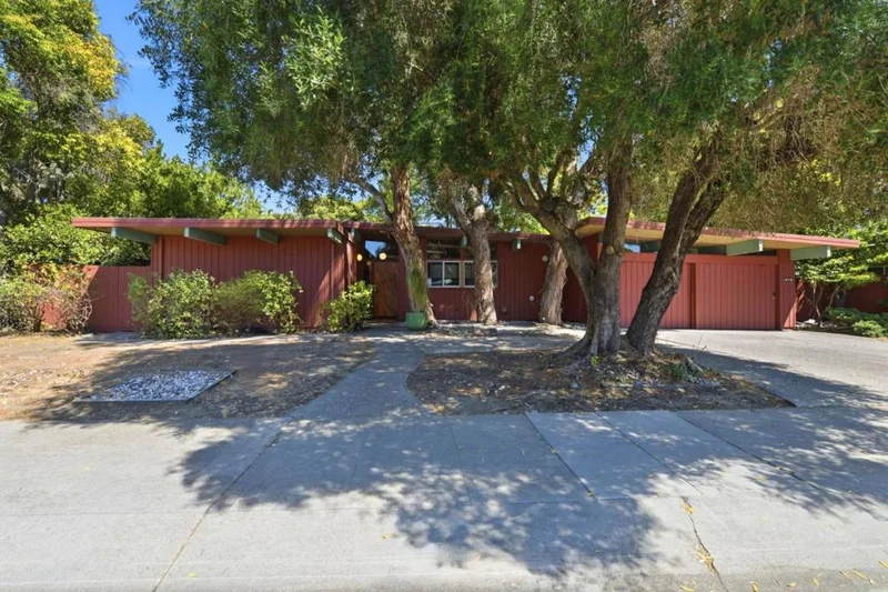 370 Shasta Drive, Palo Alto, CA 94306