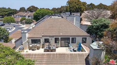 686 Island View Circle