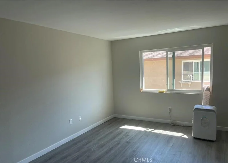 760 N Adele Street 4 photo 2