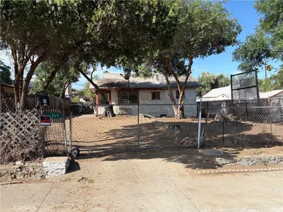 230 E Heald
