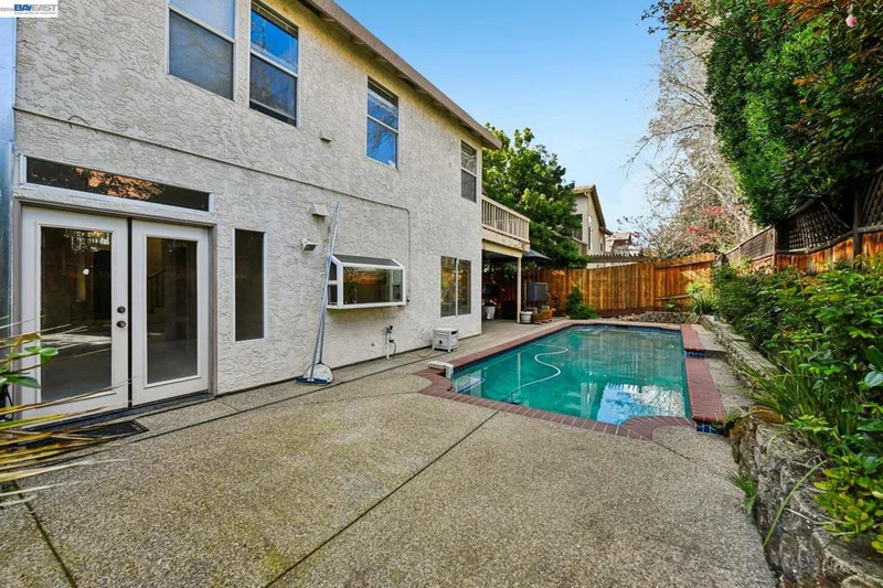 110 Conductor Way photo 2