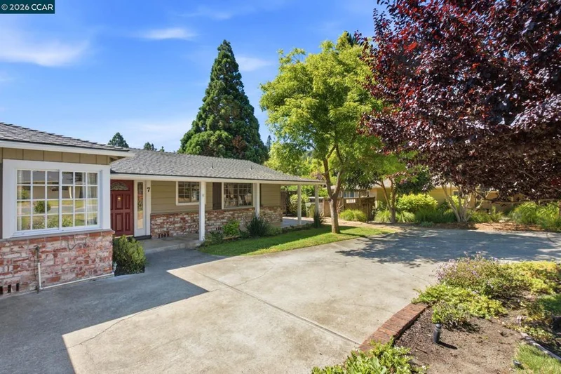 7 El Corte, Orinda, CA 94563